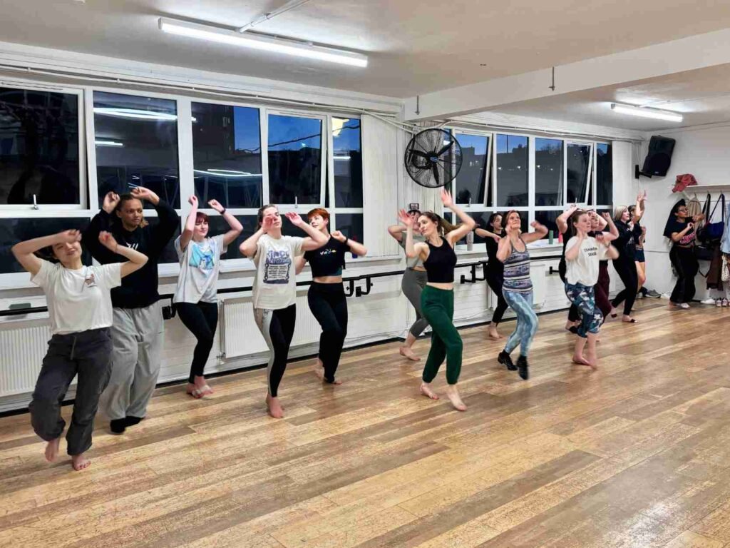 Beginner Modern Jazz Dance Class in Sheffield 4 modern jazz dance 04